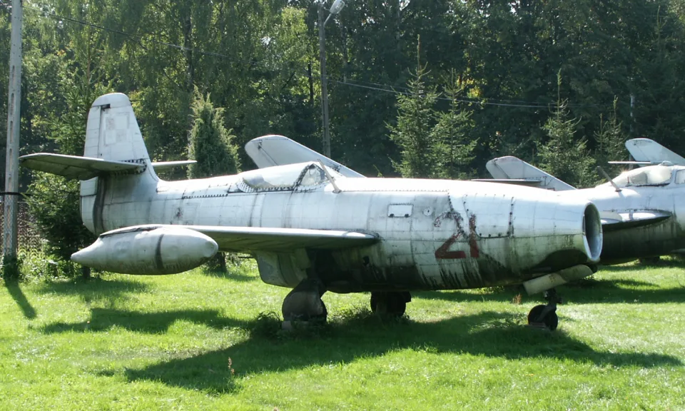 Як-23