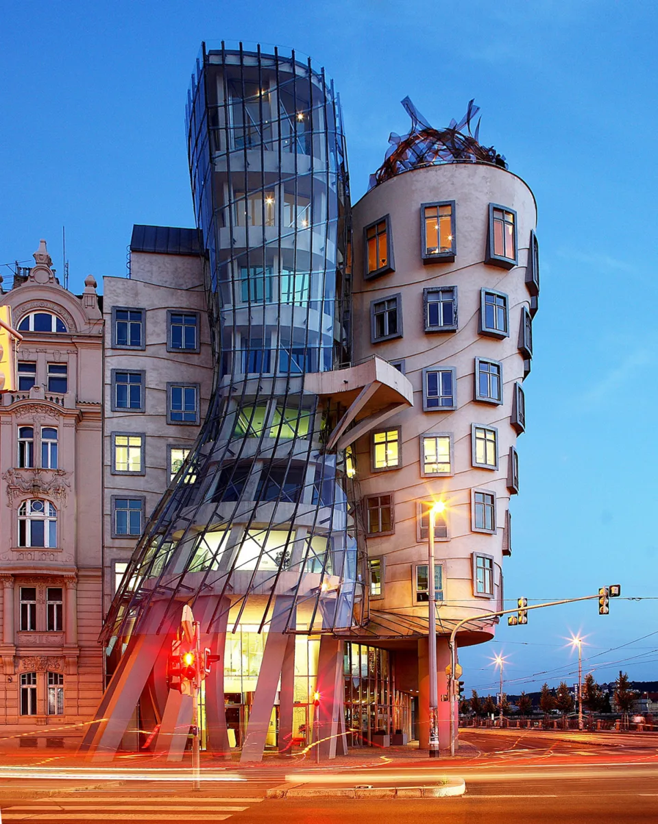 Танцующий дом