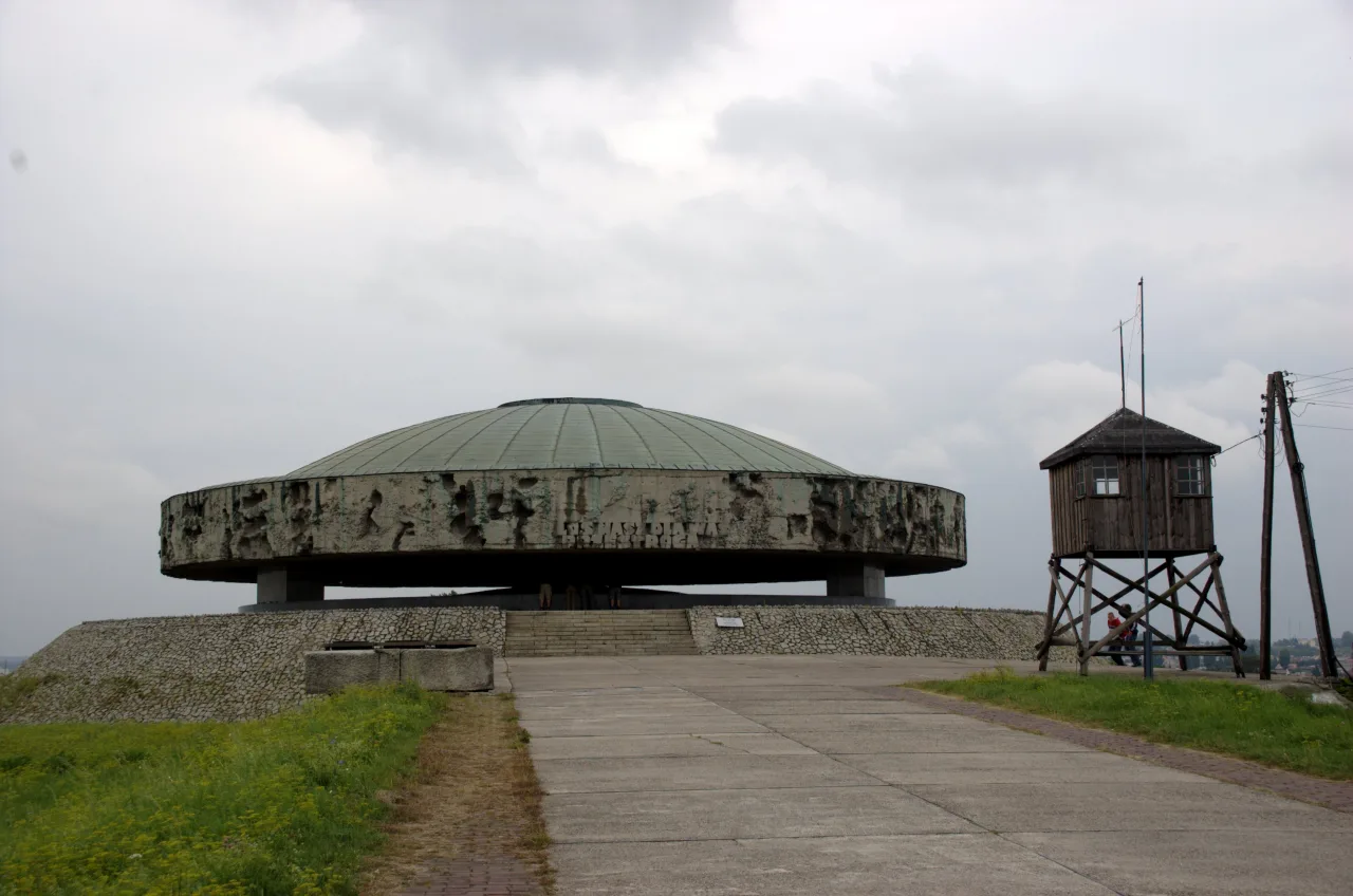 Мавзолей Майданек