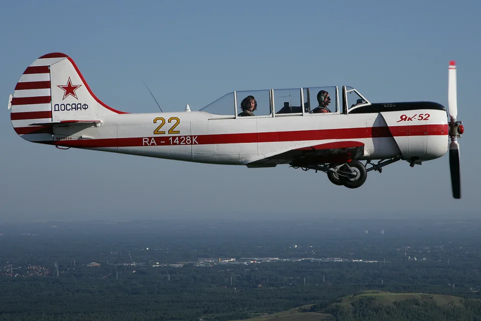 ИАК-52