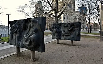 Достоинство и красота свободных людей