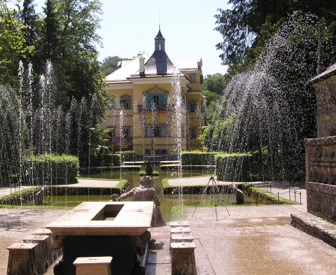 Водное шоу Хельлбрунн