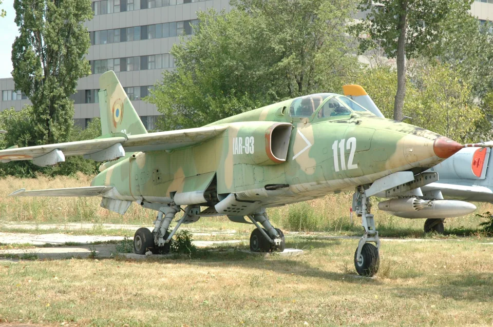 ИАР-93