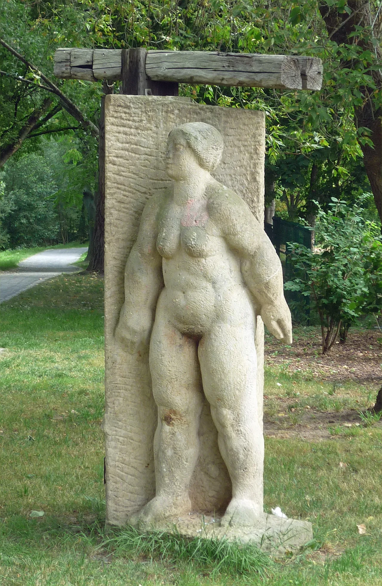Женщина в двери