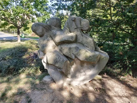 Дети на качелях